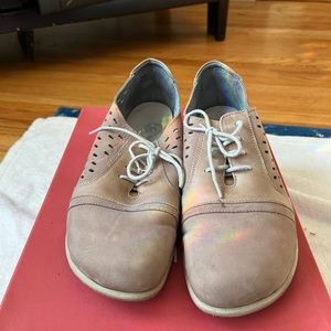 Naot. Size 36. Tan shoes. EUC.